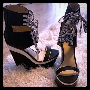 Shoe